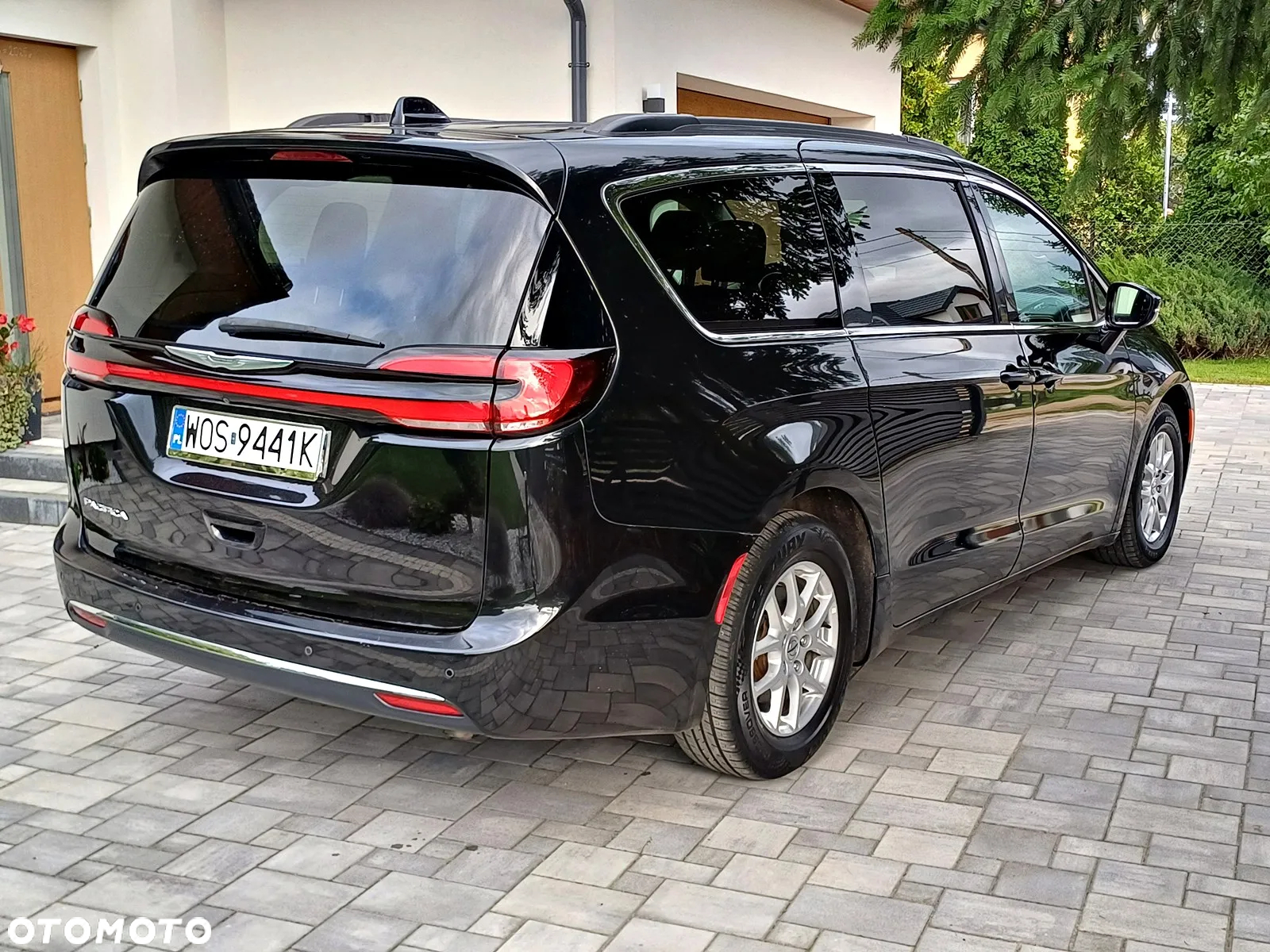 Chrysler Pacifica - 28