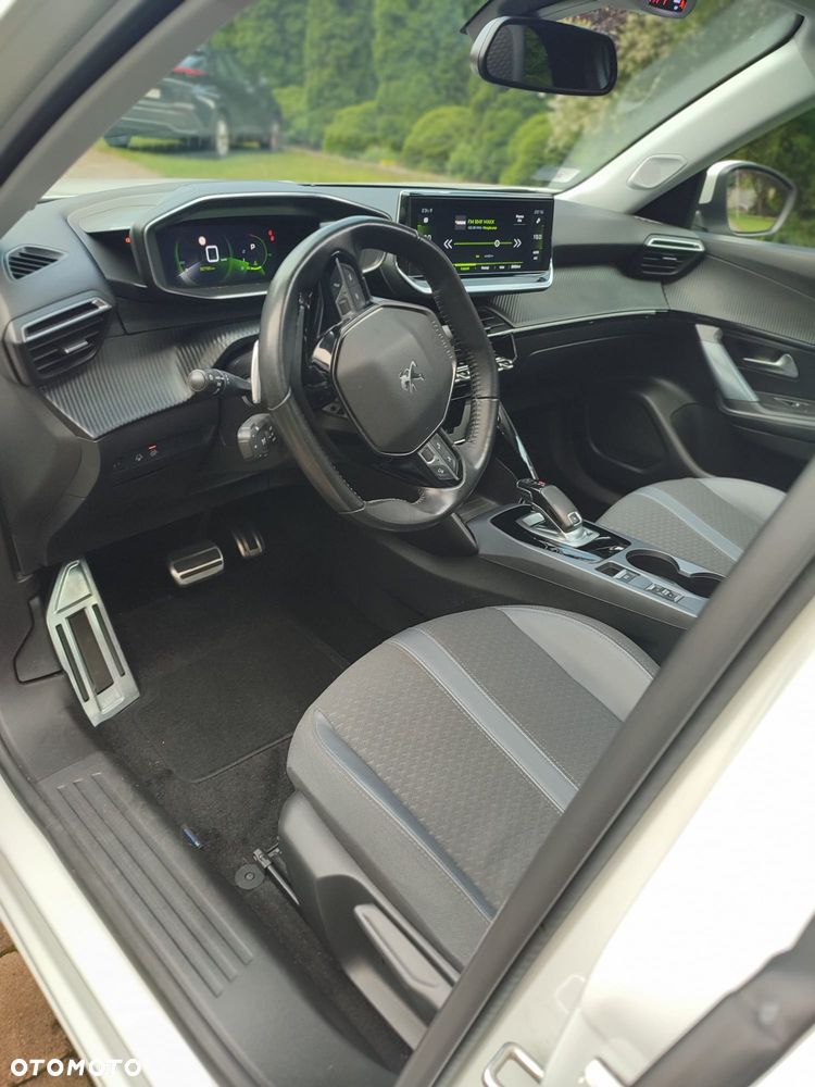 Peugeot 2008 1.2 PureTech Allure S&S EAT8 - 22