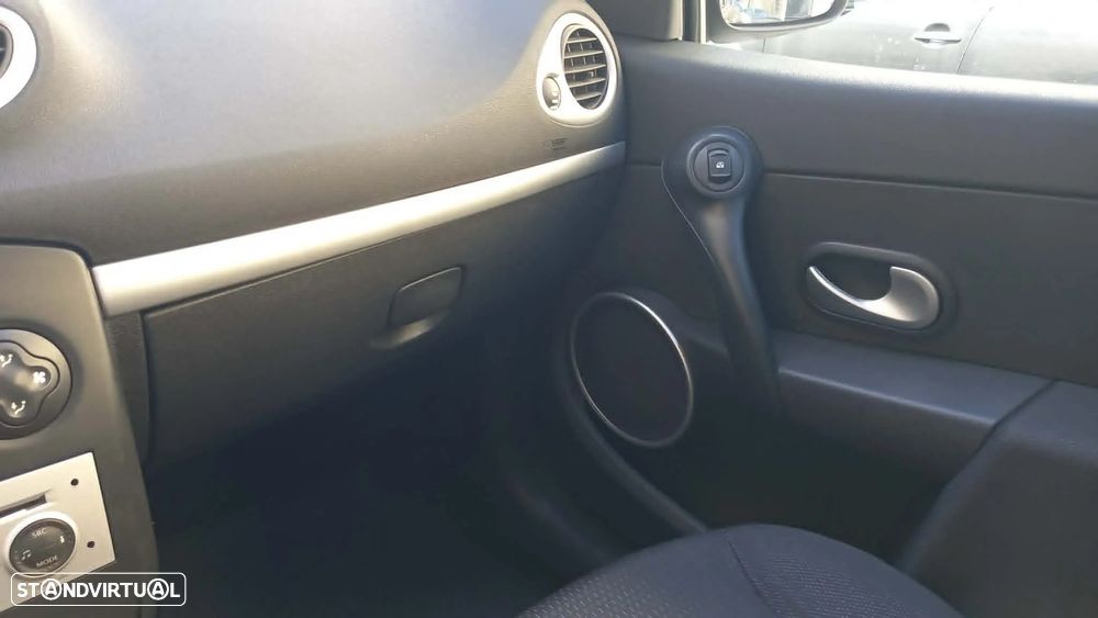 Renault Clio 1.5 dCi Dynamique - 20