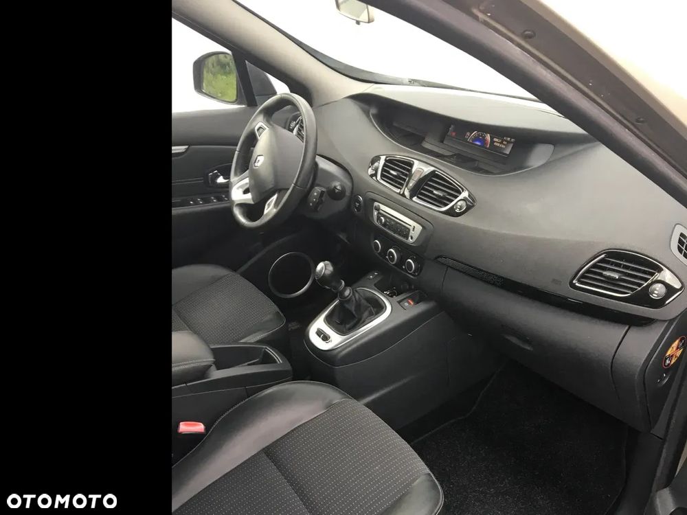 Renault Scenic 1.6 16V 110 Dynamique - 13