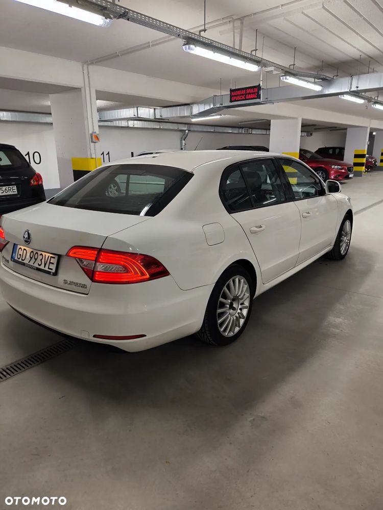 Skoda Superb 1.4 TSI Ambition - 4
