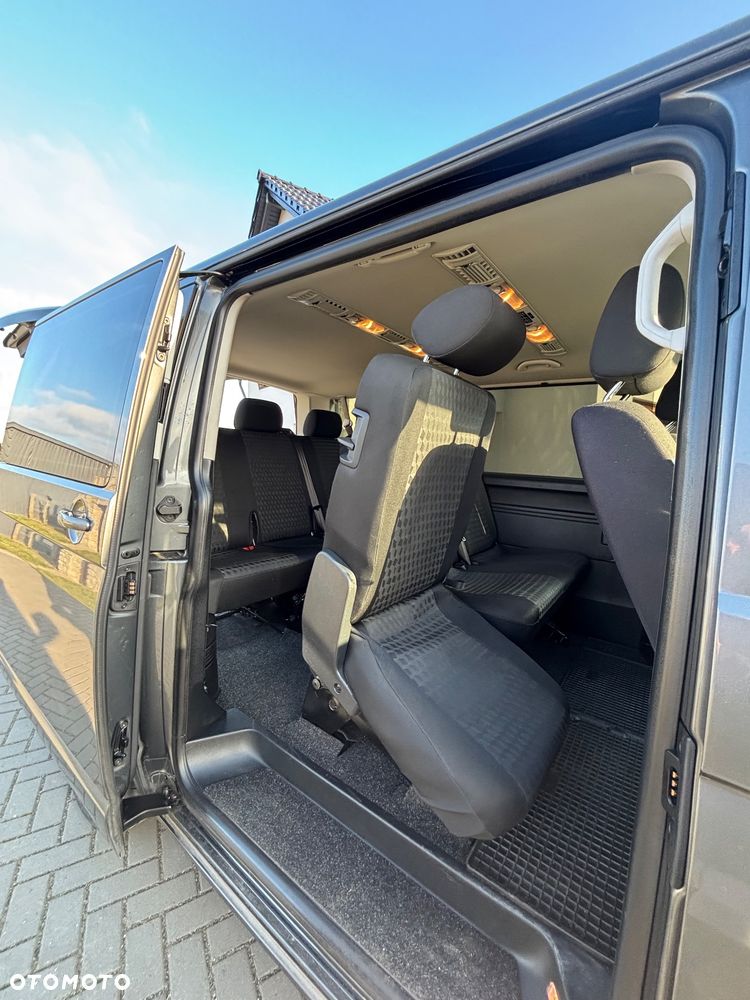 Volkswagen Caravelle - 13