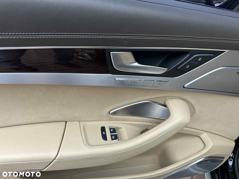 Audi A8 4.2 TDI DPF (clean diesel) quattro tiptronic Lang - 24