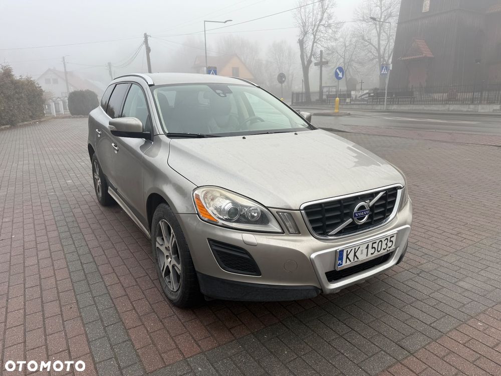 Volvo XC 60 D5 AWD Momentum - 11