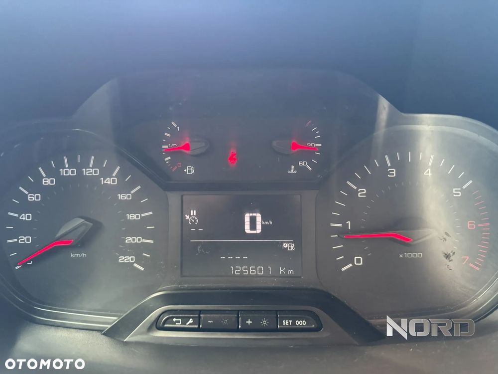 Peugeot Partner 4x4 1.5 Long Premium - 21