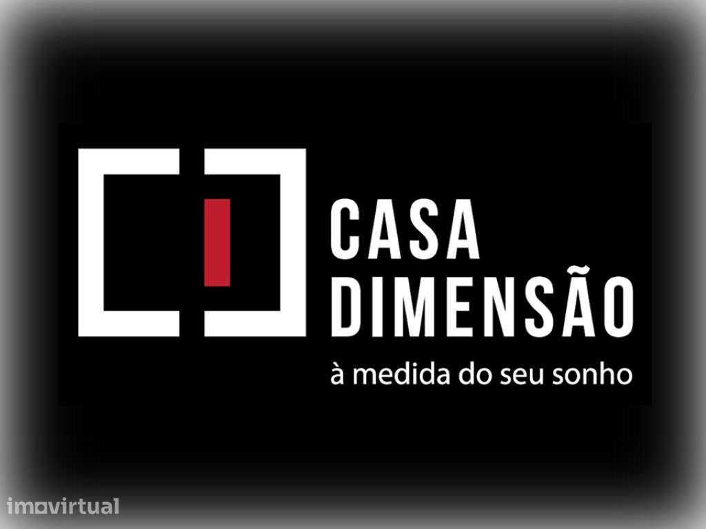 Moradia isolada de tipologia T4 localizada na zona da Charneca da C... - Grande imagem: 5/5