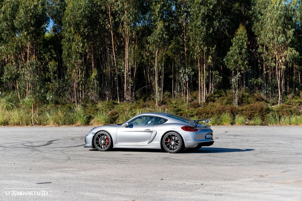 Porsche Cayman GT4 - 40