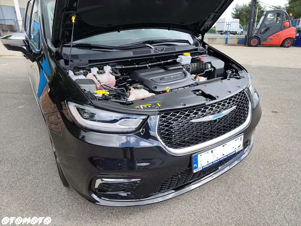 Chrysler Pacifica - 10