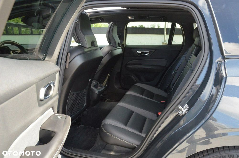 Volvo V60 T6 AWD Geartronic R-Design - 40