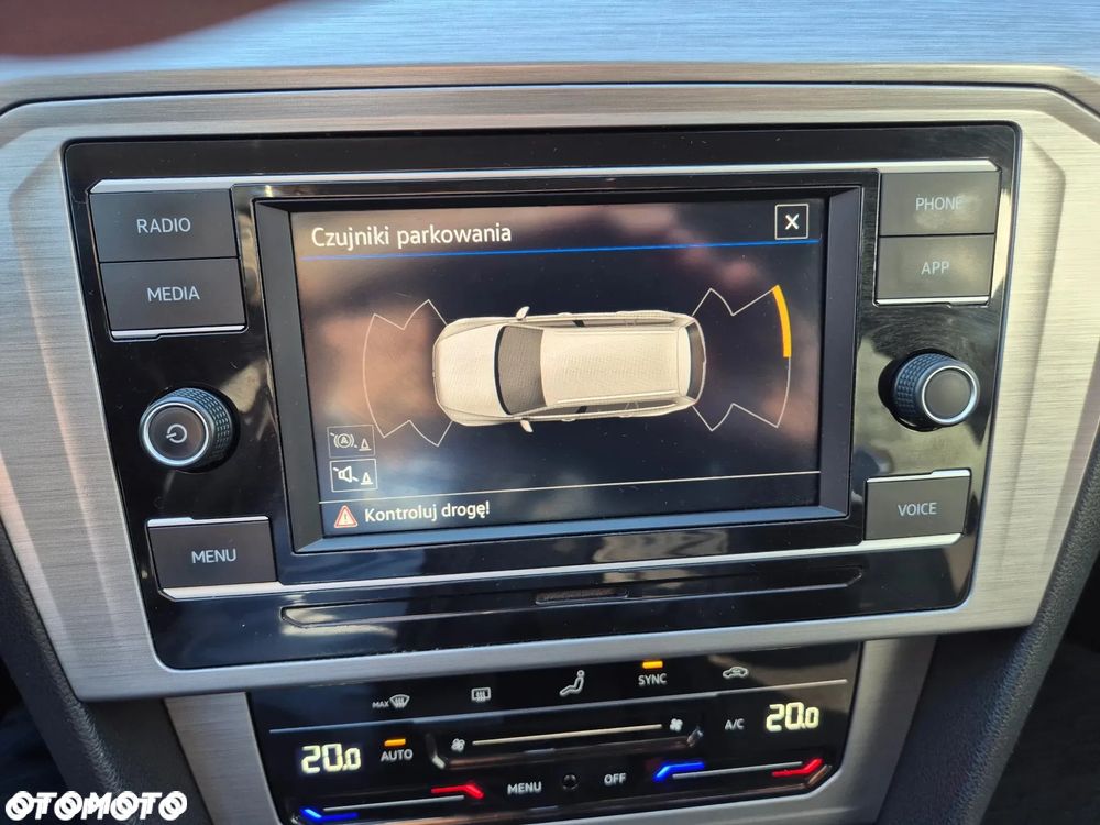 Volkswagen Passat Variant 2.0 TDI EVO Essence DSG - 19
