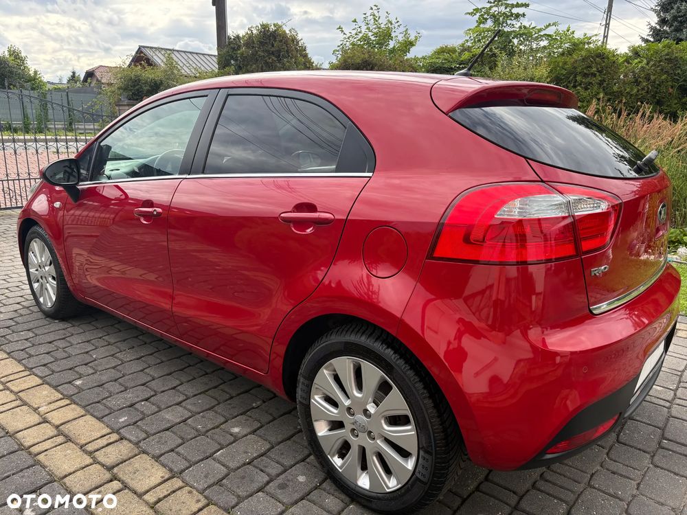Kia Rio - 34