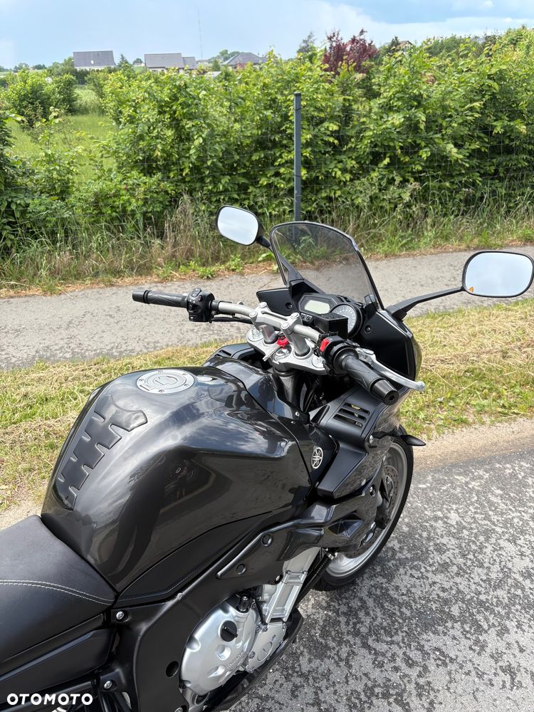 Yamaha FZ - 22