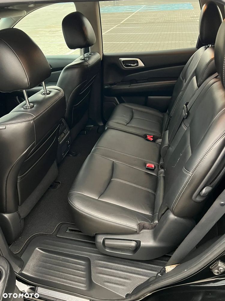 Nissan Pathfinder - 7