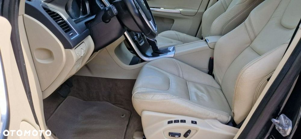 Volvo XC 60 D5 AWD Geartronic Summum - 22