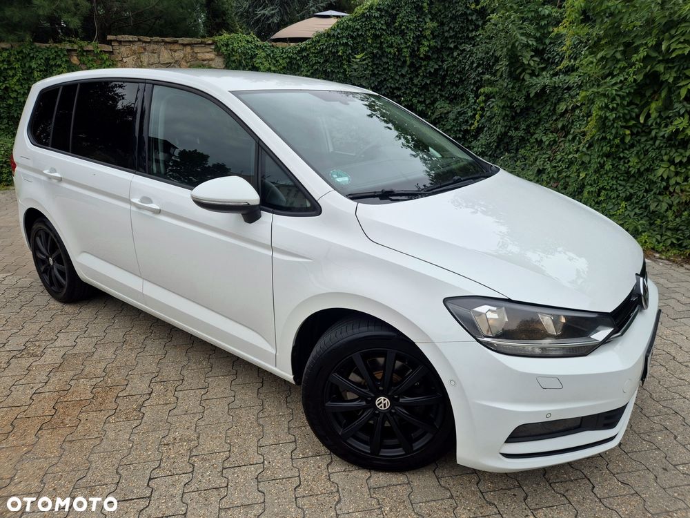 Volkswagen Touran - 1