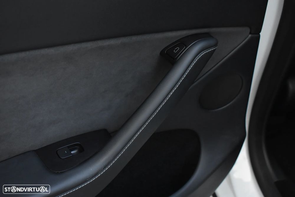 Tesla Model Y Performance Dual Motor AWD - 53