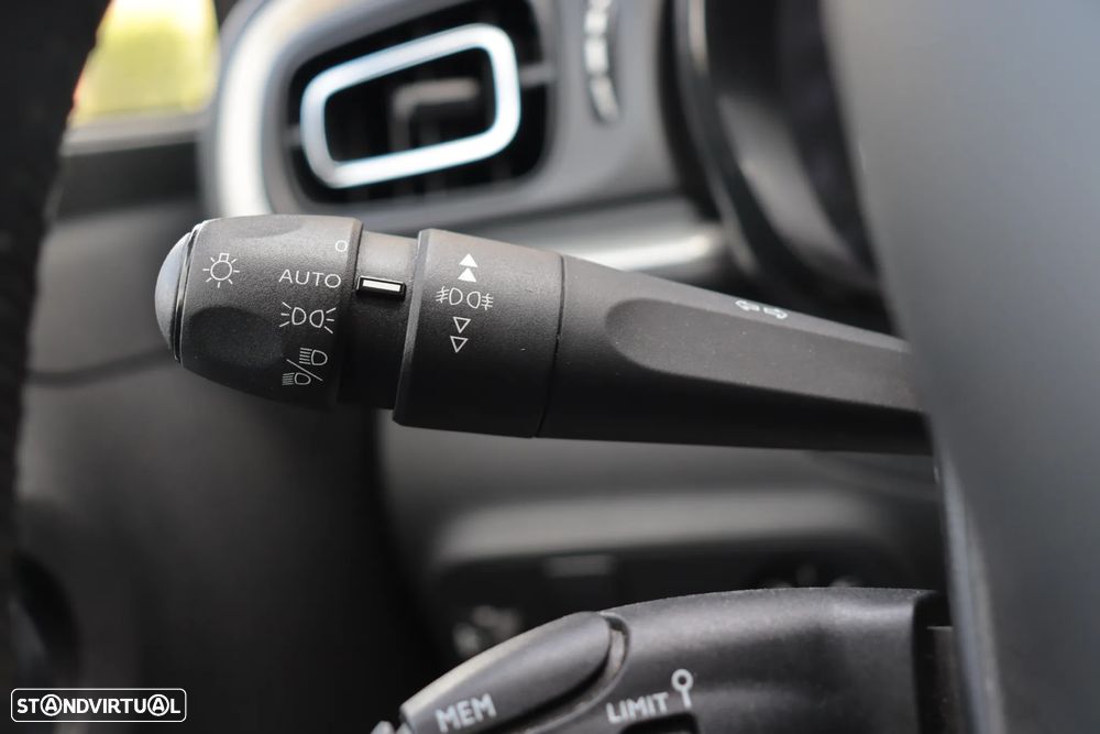 Citroën C3 1.2 PureTech Shine - 23