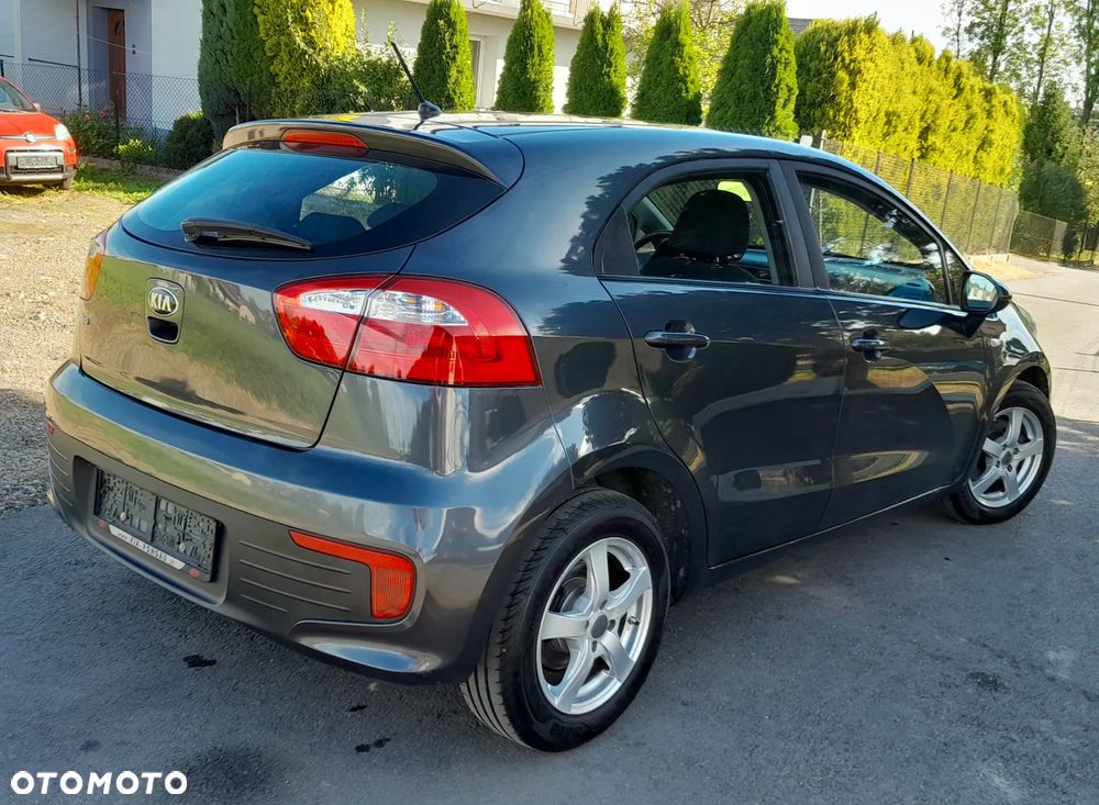 Kia Rio - 12
