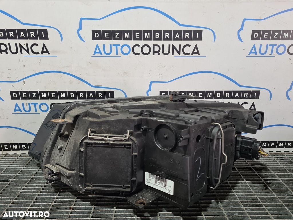 Far Dreapta Audi Q5 2008 - 2012 SUV 4 Usi (956) Fara xenon - 2