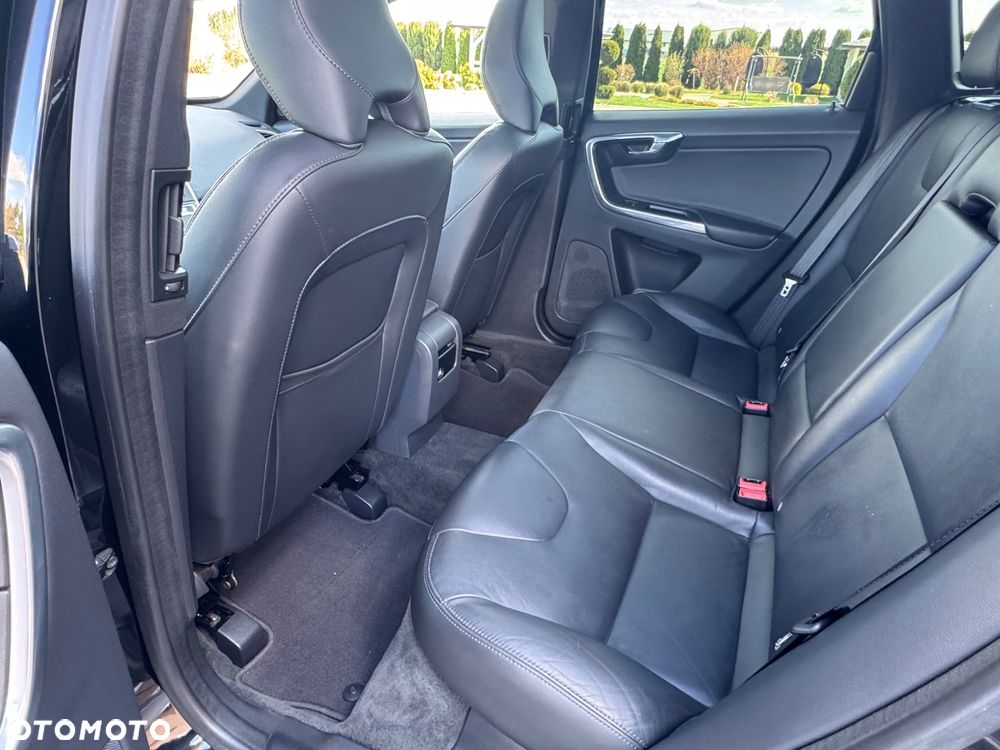 Volvo XC 60 D4 Geartronic Summum - 11