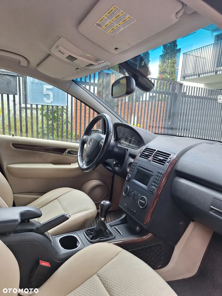 Mercedes-Benz Klasa A 180 BlueEFFICIENCY Elegance - 1