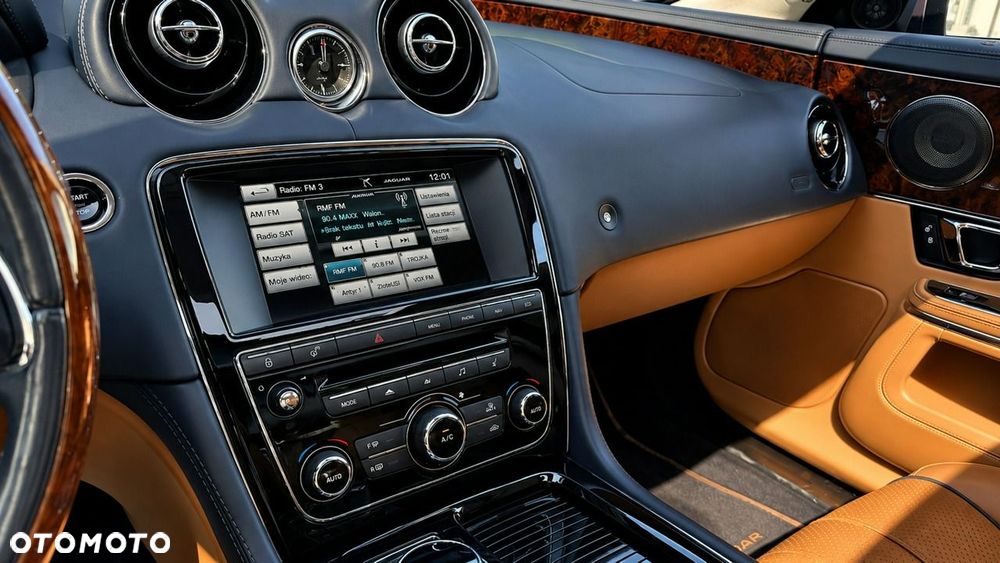 Jaguar XJ - 29