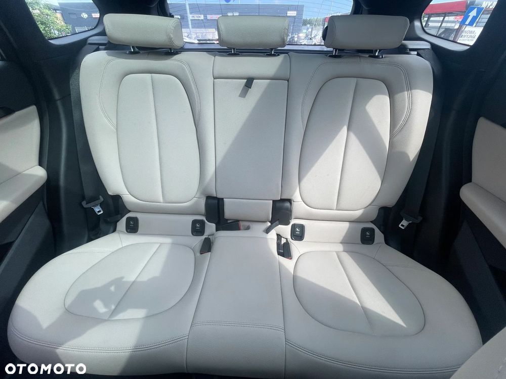 BMW X1 - 13