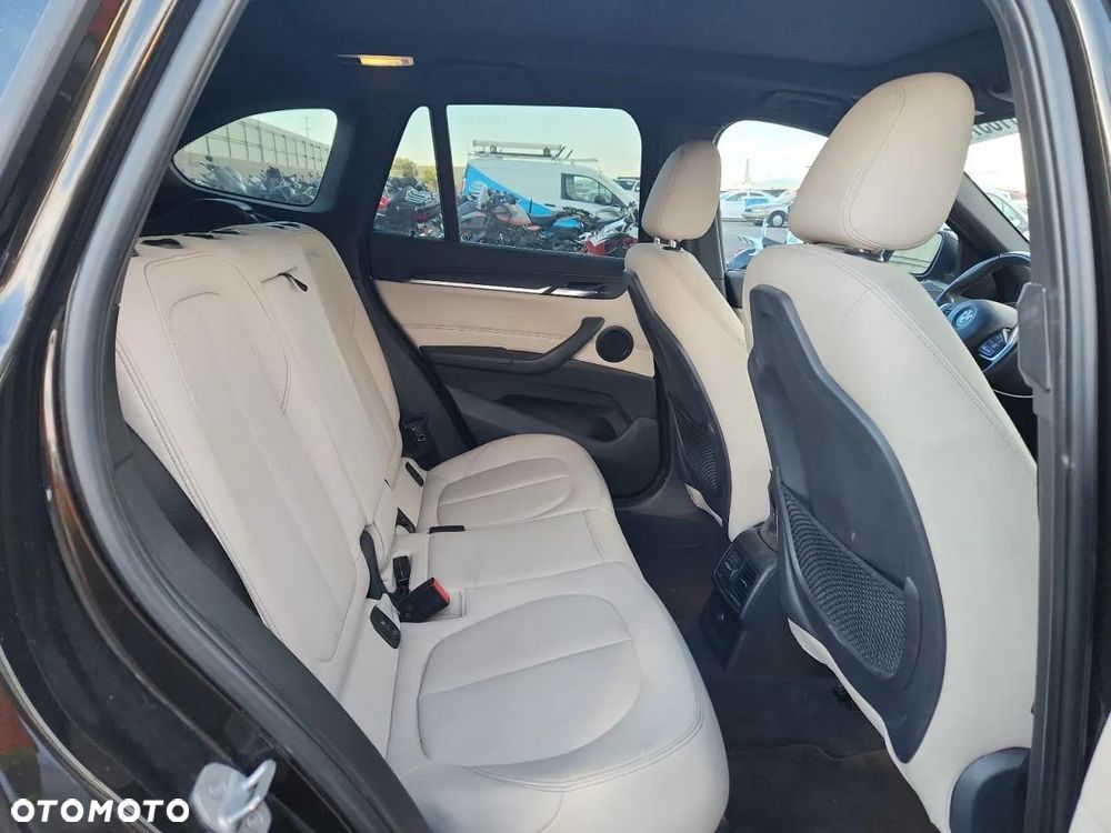 BMW X1 xDrive25i Advantage sport - 10