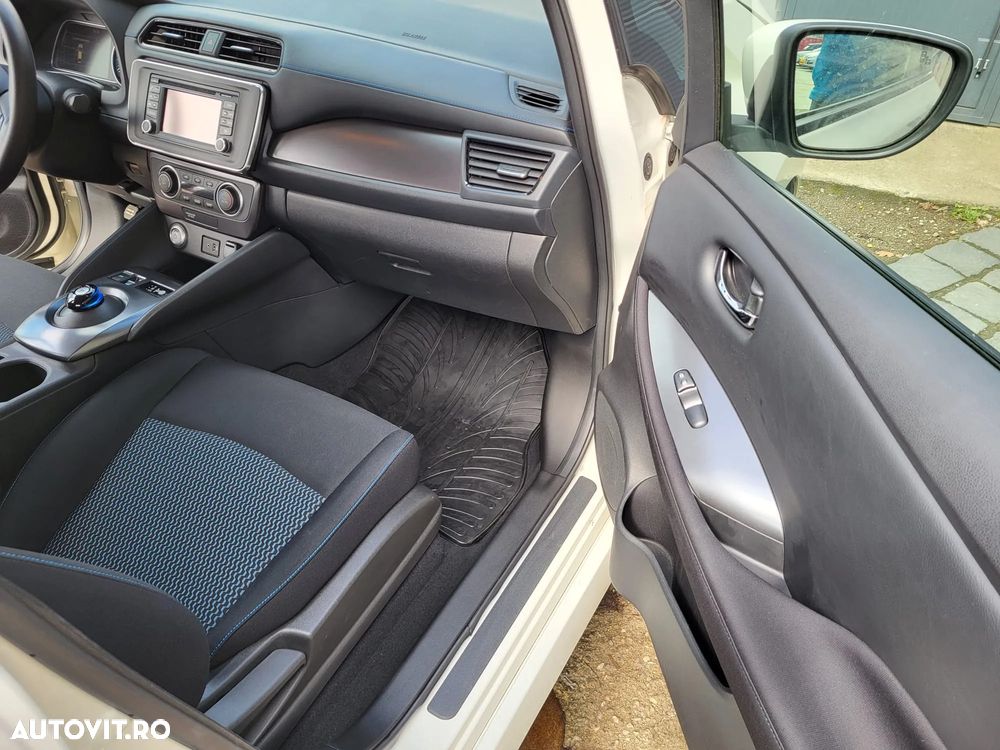 Nissan LEAF 40 kWh N-Connecta - 9