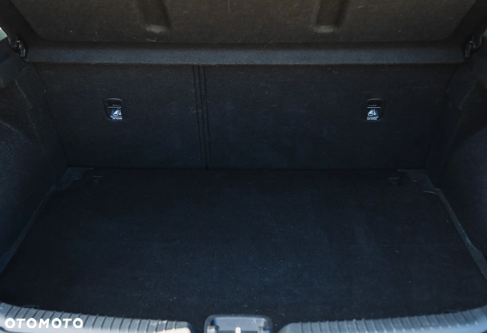 Hyundai i30 1.5 DPI Classic + - 27