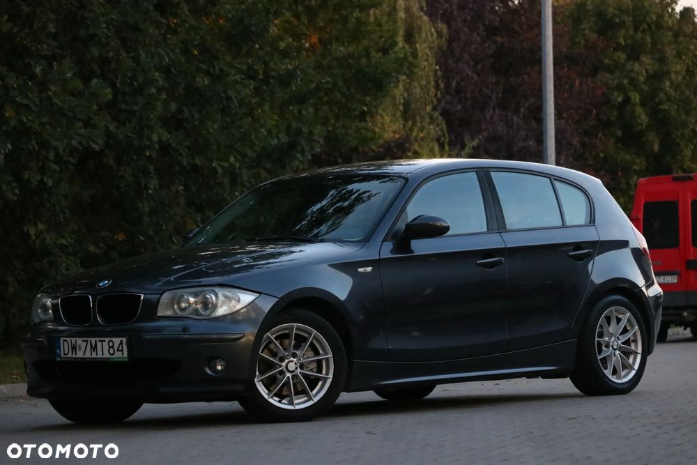 BMW Seria 1 120i - 24
