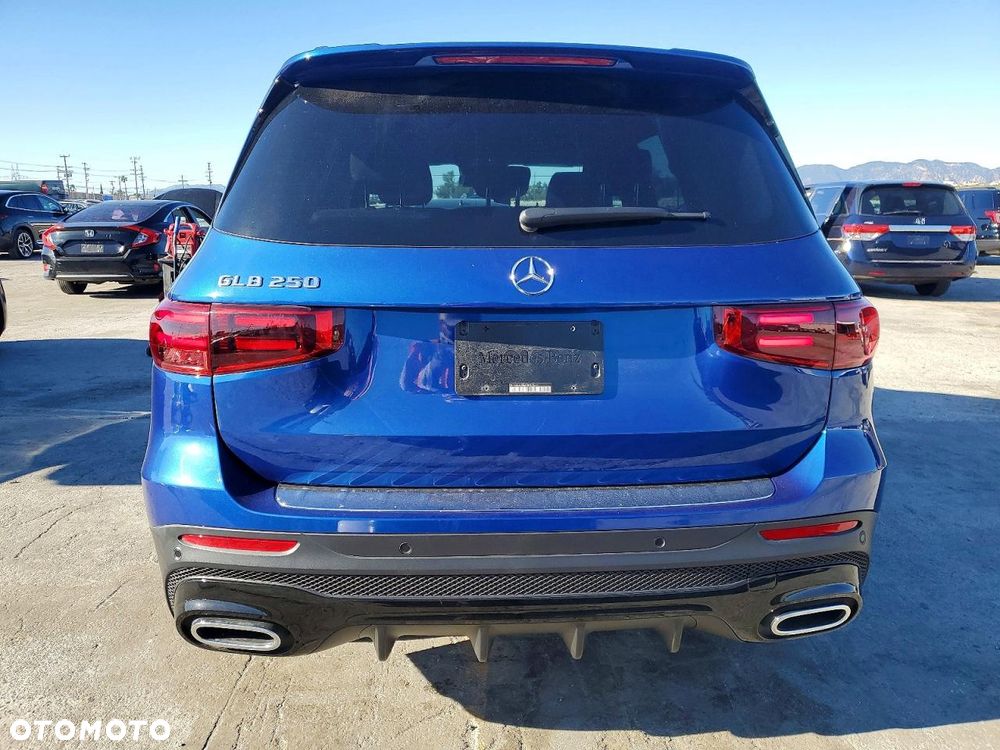 Mercedes-Benz GLB 250 4-Matic 8G-DCT - 6