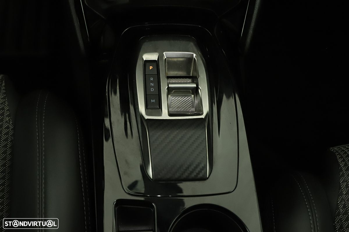 Peugeot 2008 1.2 PureTech GT EAT8 - 14