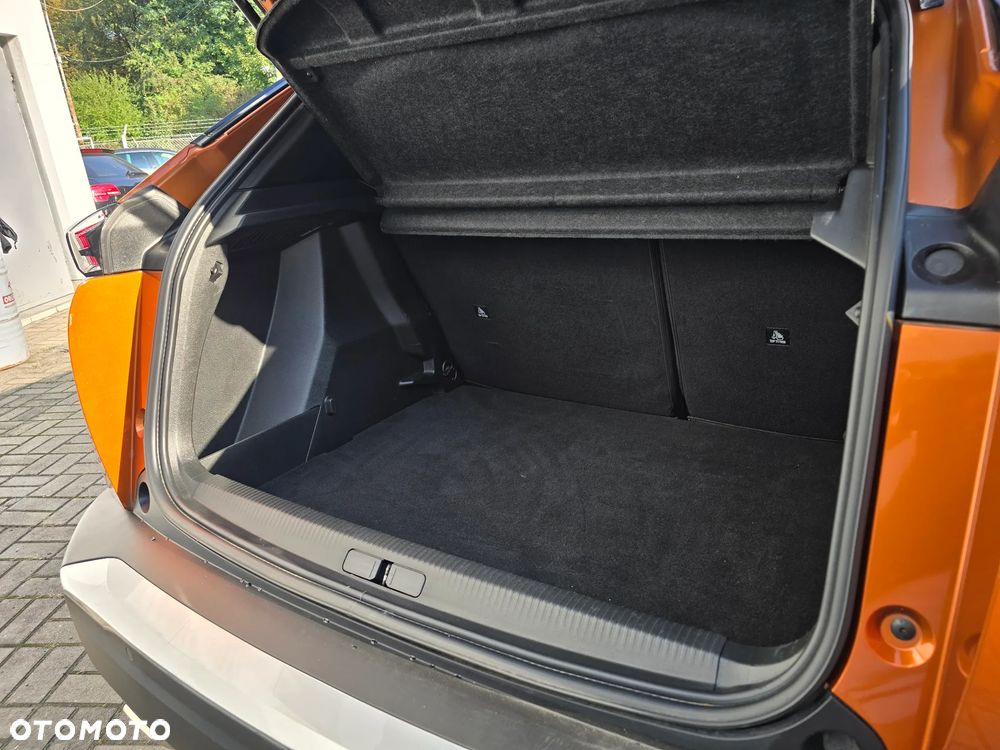 Peugeot 2008 1.2 PureTech Allure S&S EAT8 - 27