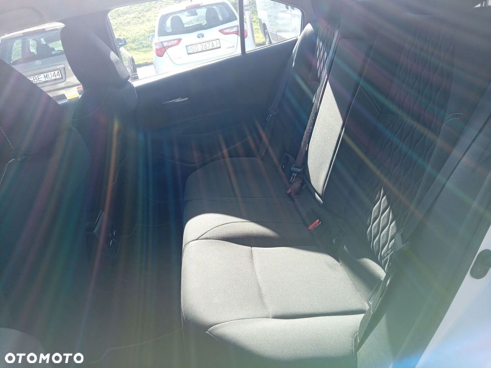Toyota Corolla - 13