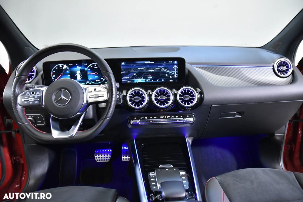 Mercedes-Benz GLA - 11