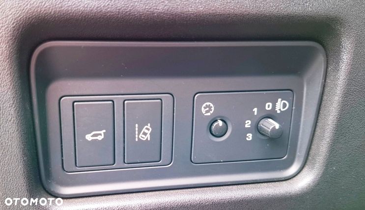 Land Rover Discovery Sport 2.0 TD4 SE - 25