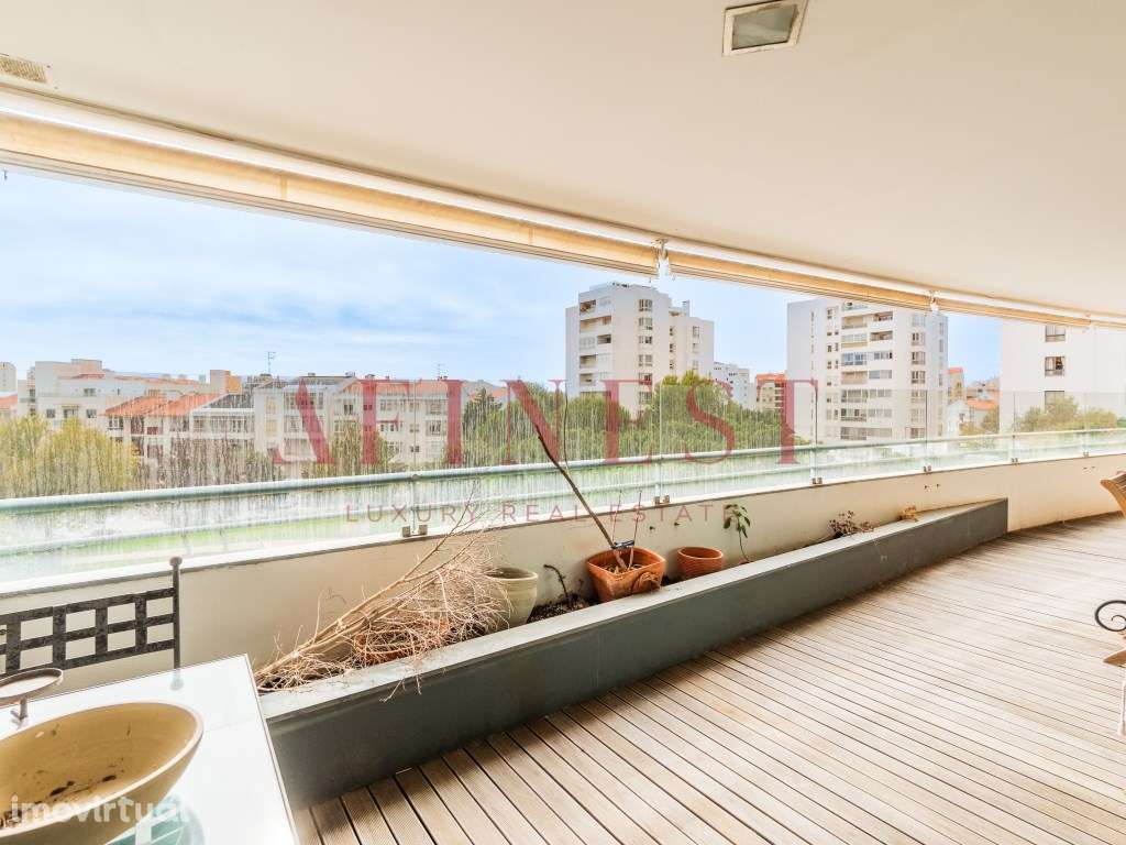 Apartamento T3 com Terraço e Excelente Exposição Solar em Cascais - Grande imagem: 5/56