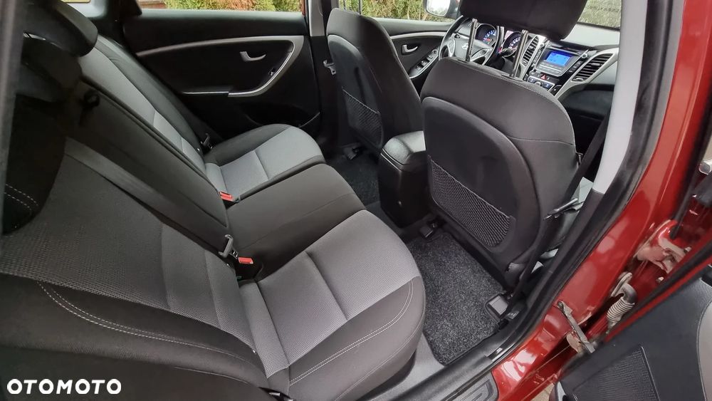 Hyundai i30 blue 1.4 Trend - 30