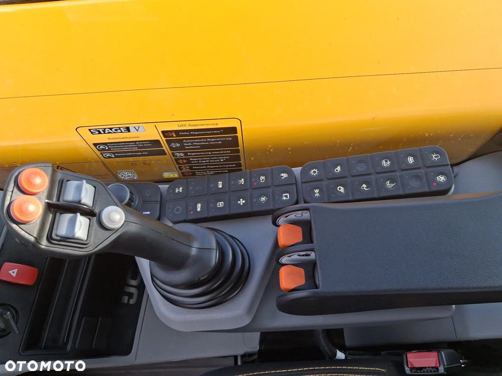 JCB 560-80 AGRI XTRA DUALTECH VT - 15