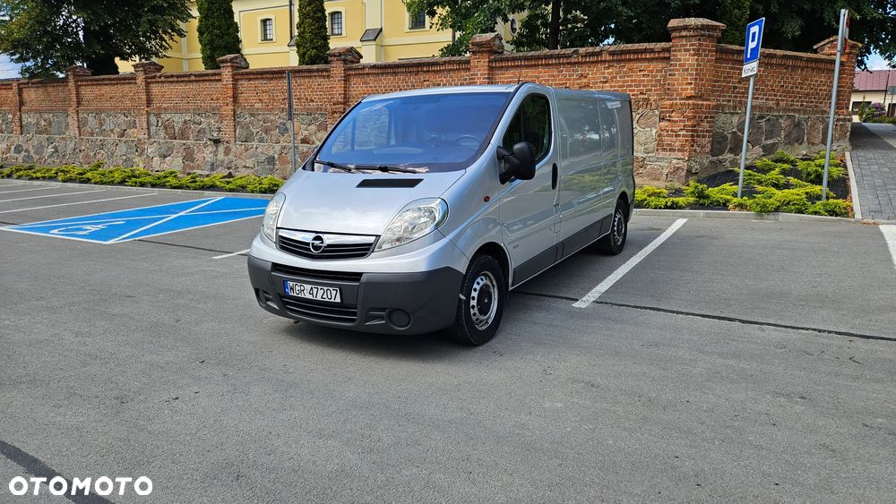 Opel Vivaro - 1