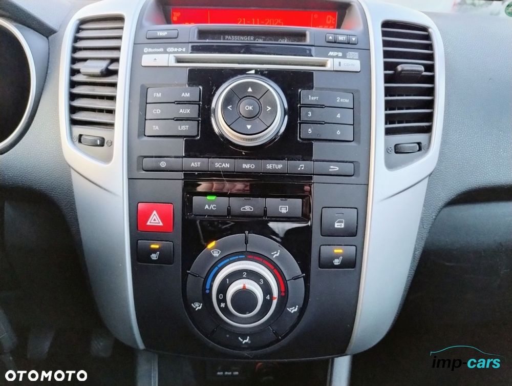 Kia Venga - 11