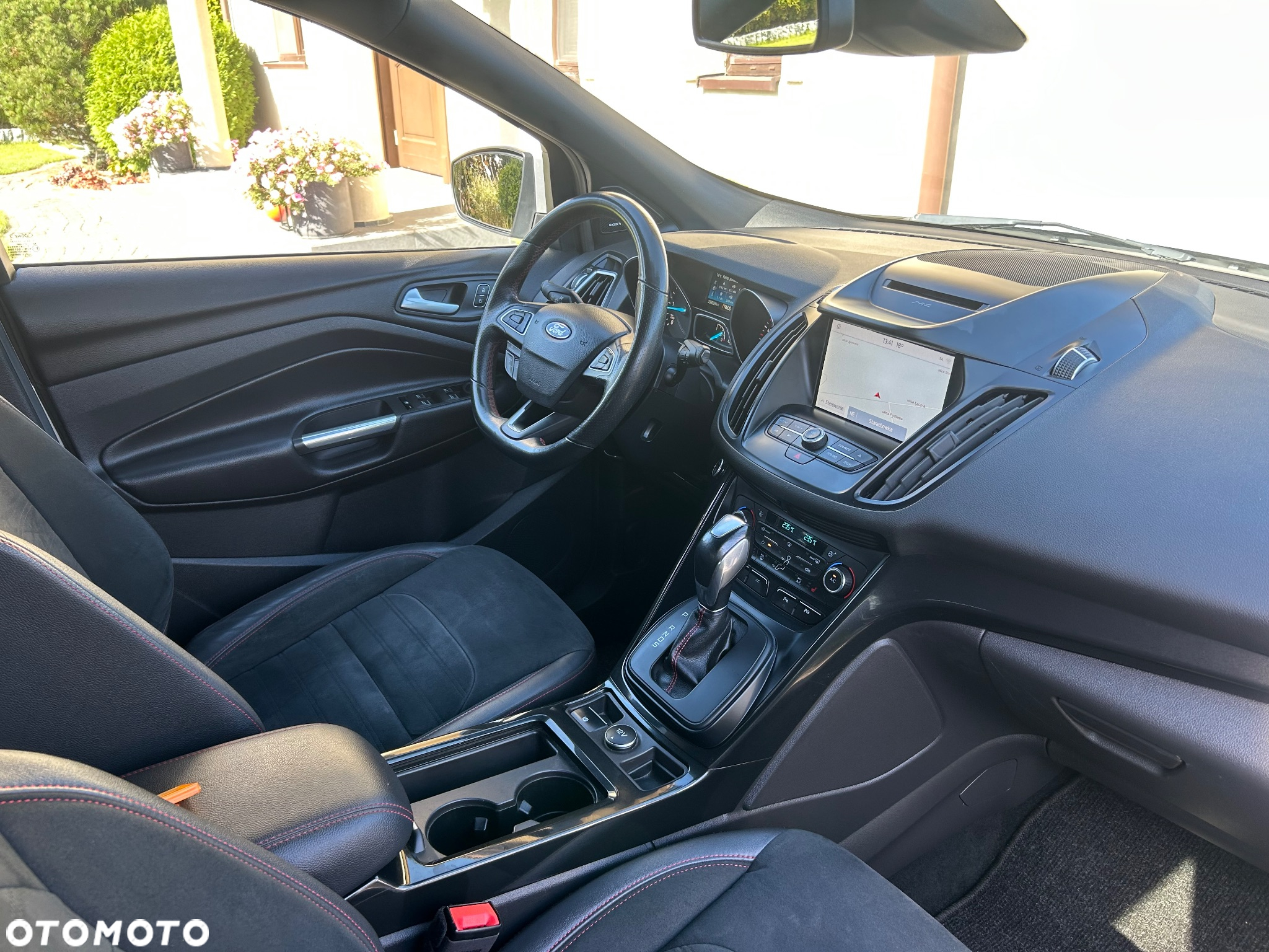 Ford Kuga 2.0 TDCi AWD ST-Line - 33