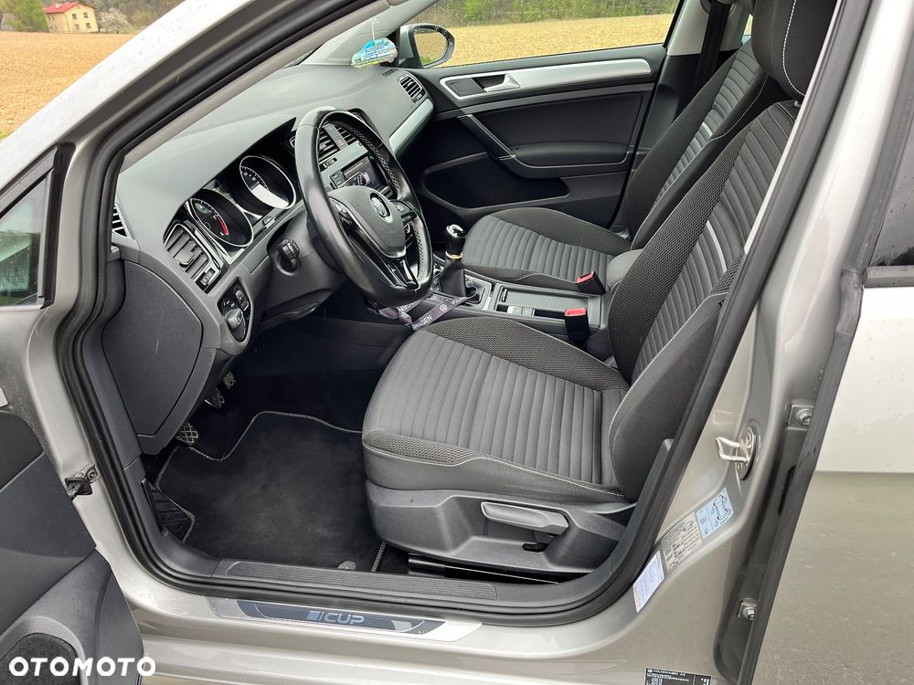 Volkswagen Golf 1.6 BlueTDI Cup - 14