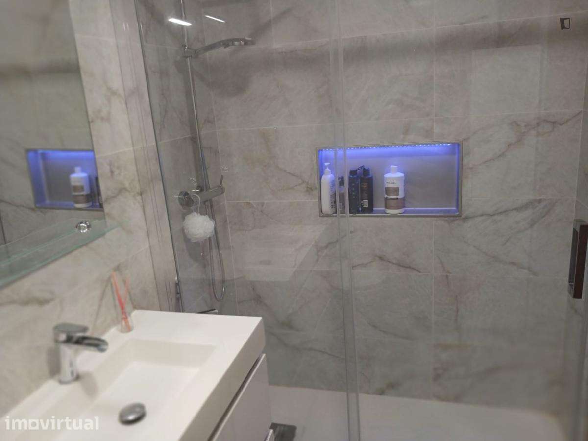 Quarto - localizado em Carcavelos Lisbon - Grande imagem: 3/6