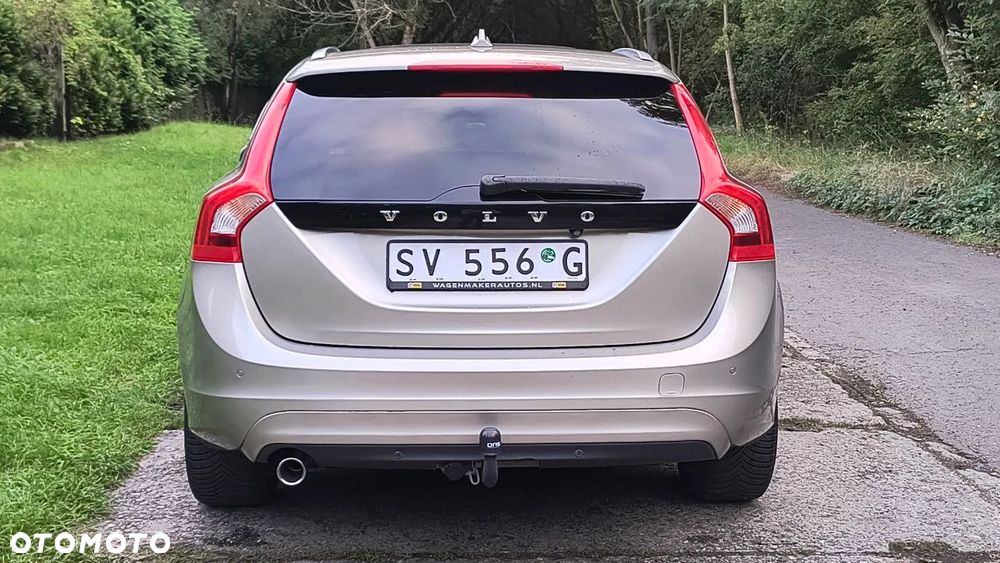 Volvo V60 D2 Summum - 9