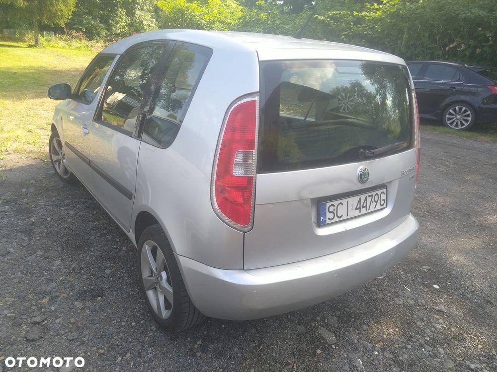Skoda Roomster 1.6 TDI DPF Noire - 4