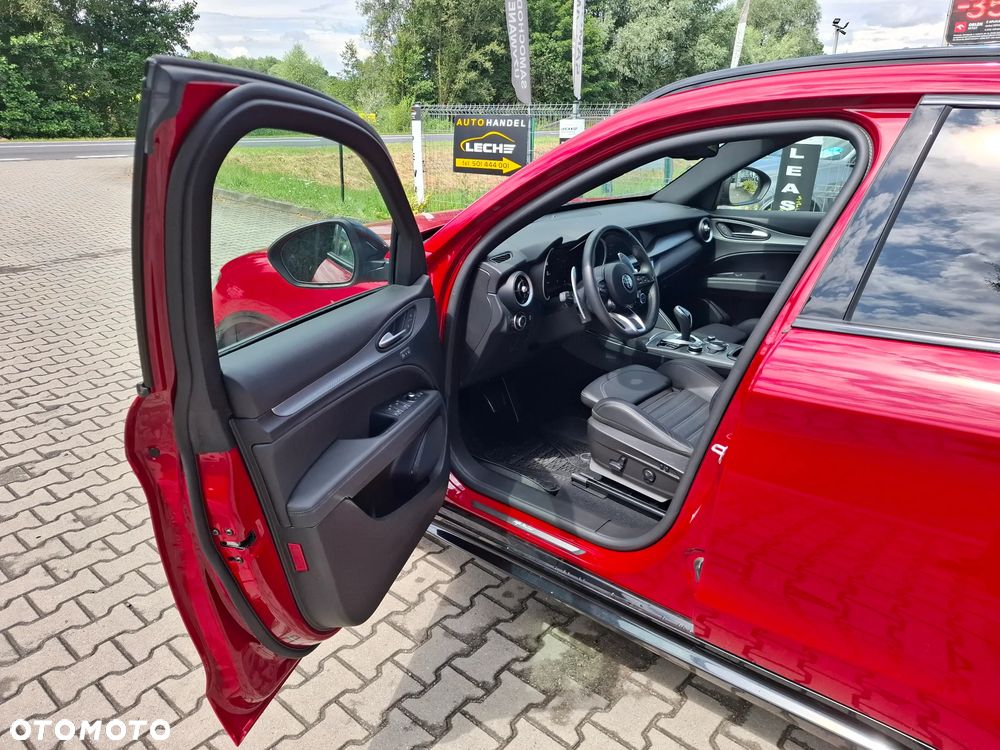 Alfa Romeo Stelvio 2.0 Turbo Veloce Q4 - 11