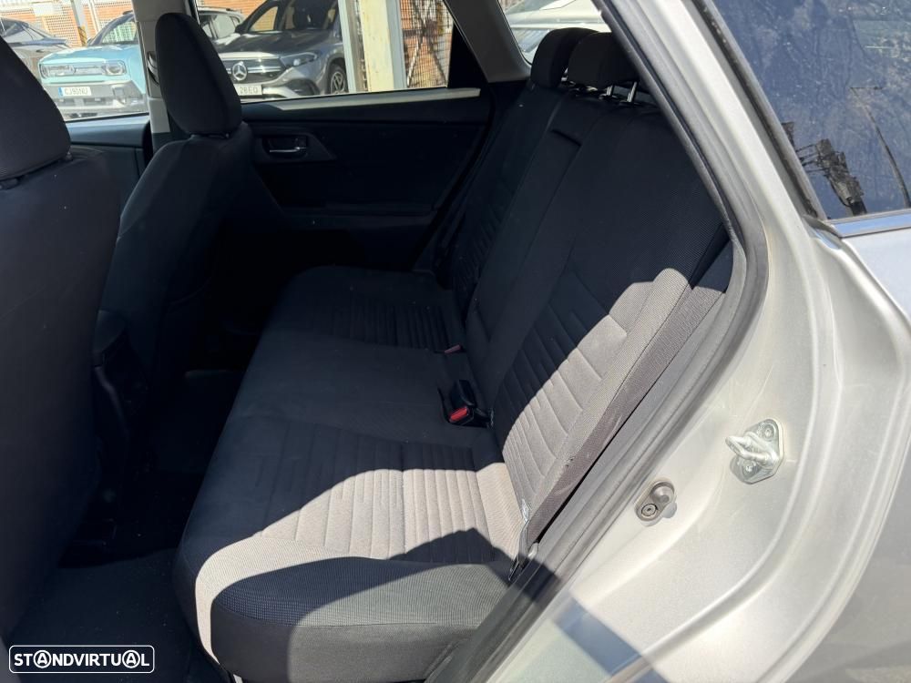 Toyota Auris Touring Sports 1.8 HSD Comfort +P.Techno+P.Sport - 14