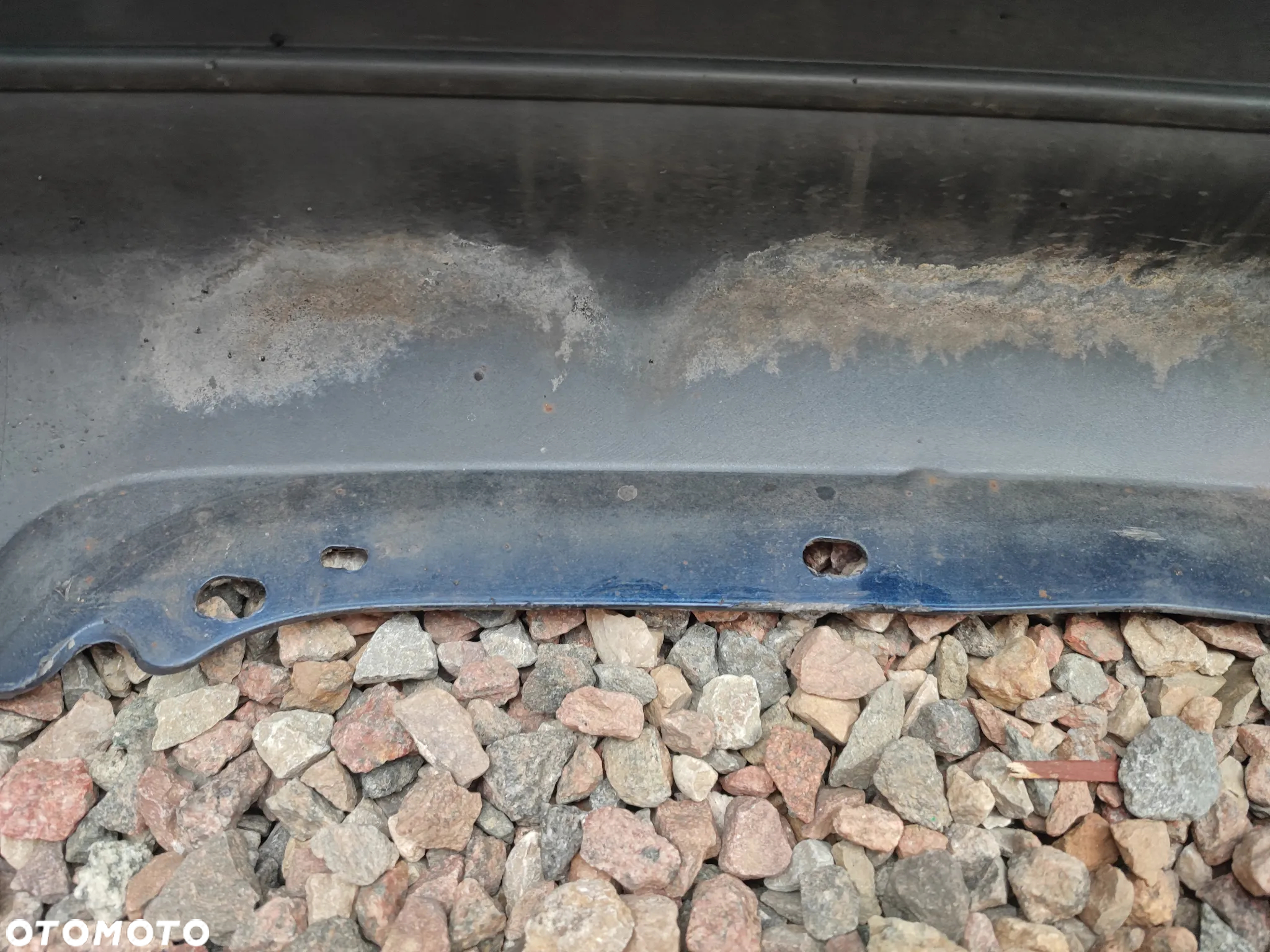 BMW F11 / F11N ORYGINALNY ZDERZAK TYŁ POD: PDC ( CZUJNIKI PARKOWANIA ORAZ WYDECH 535D ) O NR. 7 254 919 / 7 237 303 OEM W KOLORZE TIEFSEEBLAU METALLIC A76 - 27
